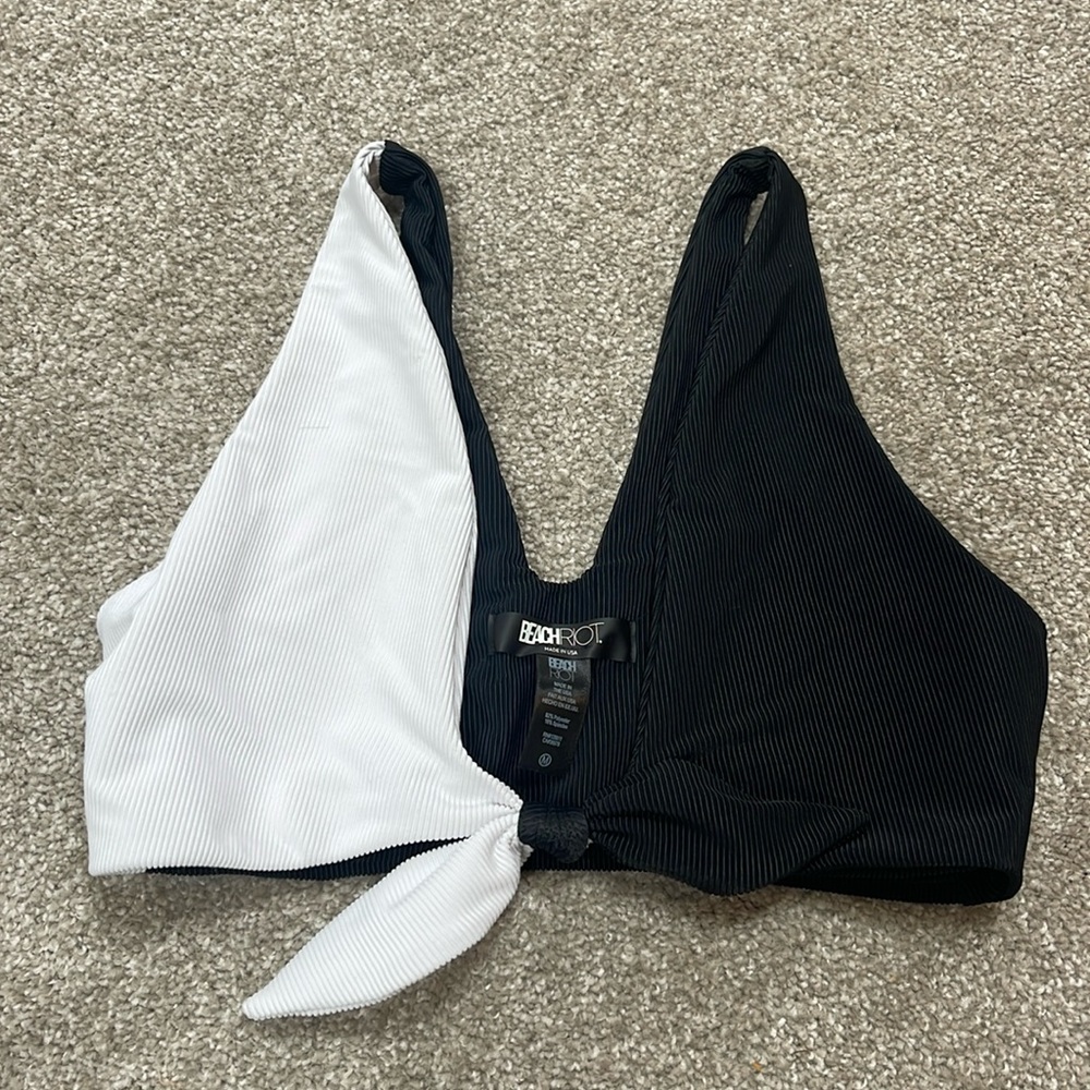 Beach Riot bikini top